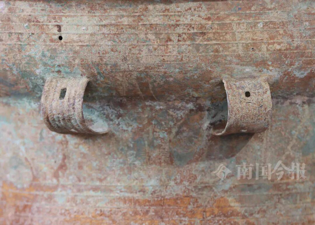 皇冠信用需要押金吗_柳州钓鱼阿叔竹林挖蚯蚓皇冠信用需要押金吗，竟挖出千年前的“大宝贝”！